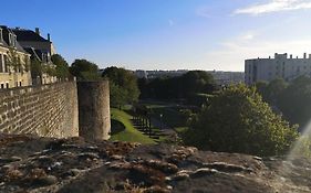 Appartement Au Coeur Des Remparts
